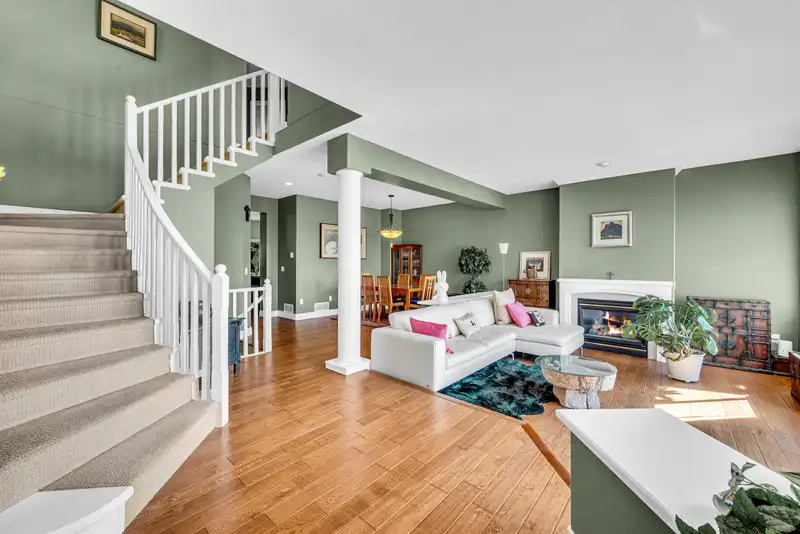 142 2979 PANORAMA DRIVE - photo 2 of 21