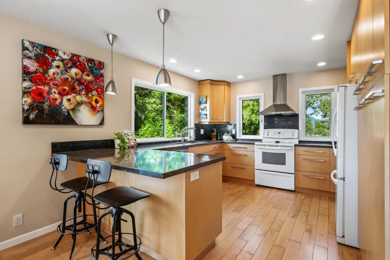 935 STARDALE AVENUE - photo 1 of 25