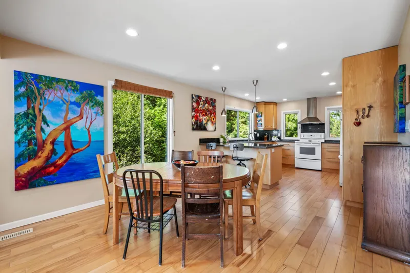 935 STARDALE AVENUE - photo 2 of 25