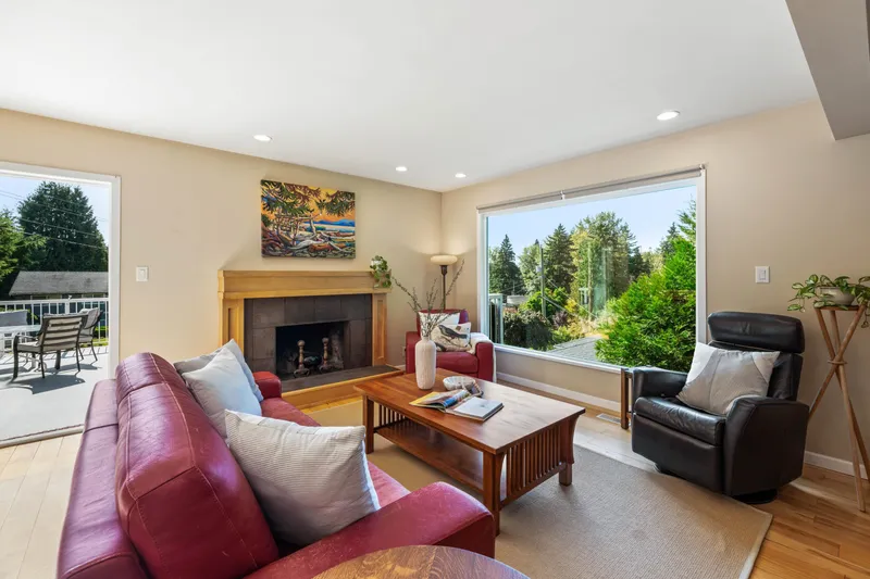 935 STARDALE AVENUE - photo 4 of 25