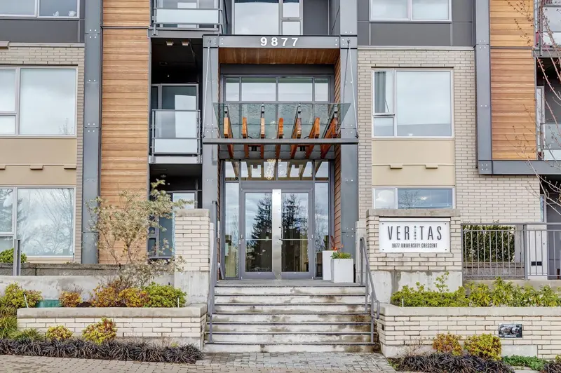 201 9877 UNIVERSITY CRESCENT - photo 2 of 18