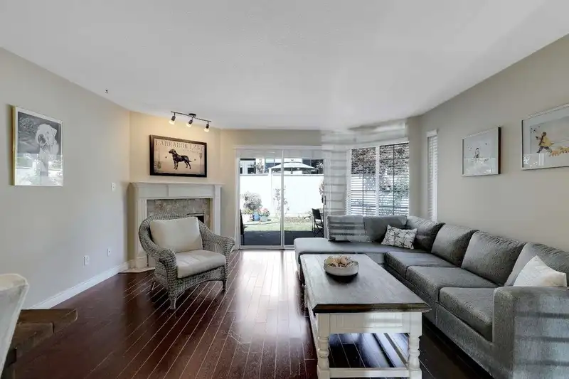 110 16335 14 AVENUE - photo 4 of 40
