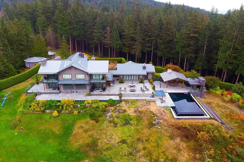 431 JOSEPHINE DRIVE - photo 3 of 40