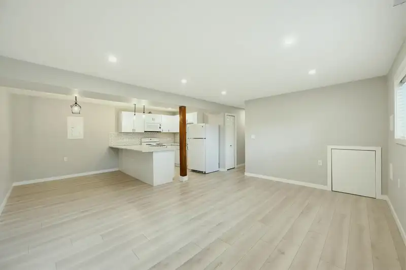 25165 11B AVENUE - photo 4 of 40