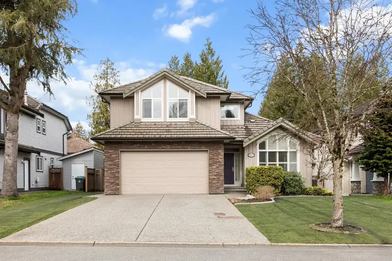 14675 73A AVENUE - photo 2 of 40