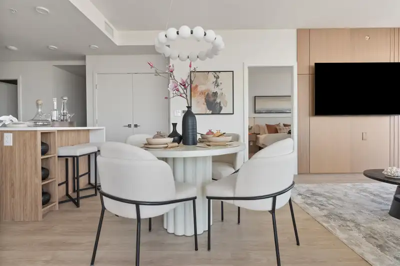 407 7728 PARK CRESCENT - photo 1 of 10