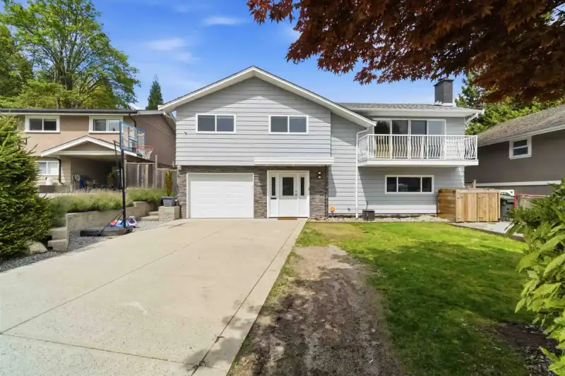 1861 CHALMERS AVENUE - photo 1 of 38
