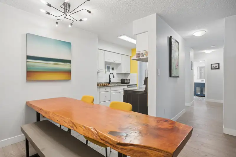 112 550 ROYAL AVENUE - photo 1 of 31