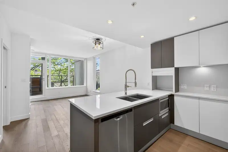 217 288 W 1ST AVENUE - photo 2 of 40