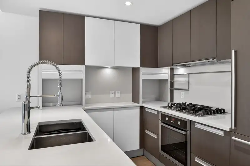 217 288 W 1ST AVENUE - photo 3 of 40