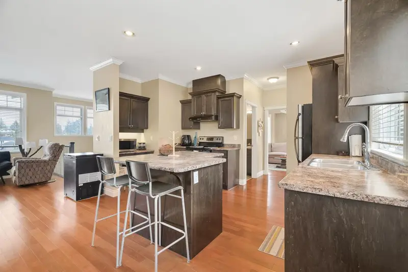 33382 FRANKLIN AVENUE - photo 1 of 25