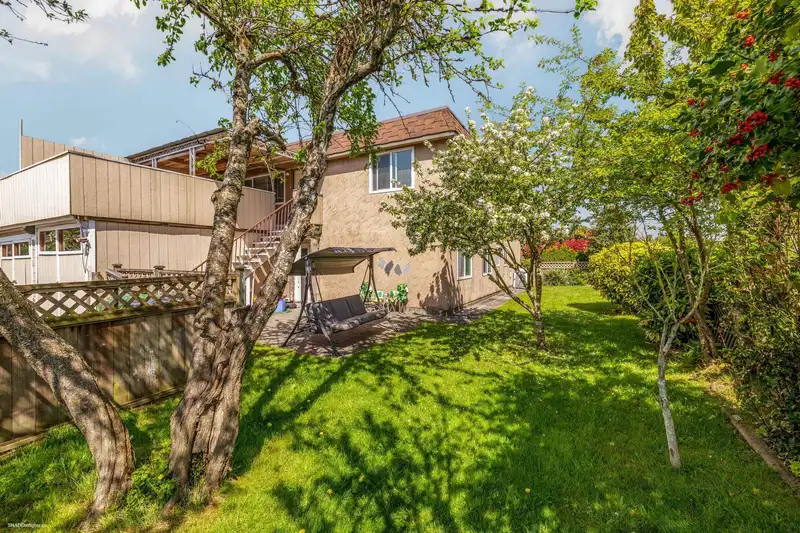 10900 ANAHIM DRIVE - photo 4 of 40