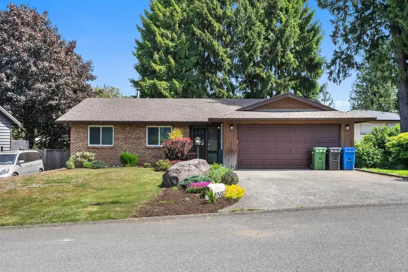 34050 SHANNON DRIVE - photo 1 of 40