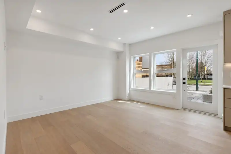 3379 VICTORIA DRIVE - photo 4 of 12