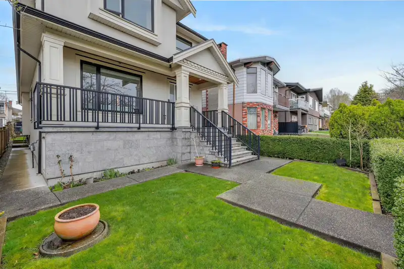 3933 UNION STREET - photo 3 of 40