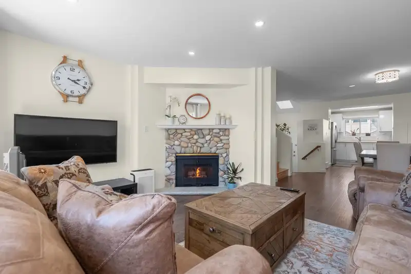4 19240 119 AVENUE - photo 3 of 35