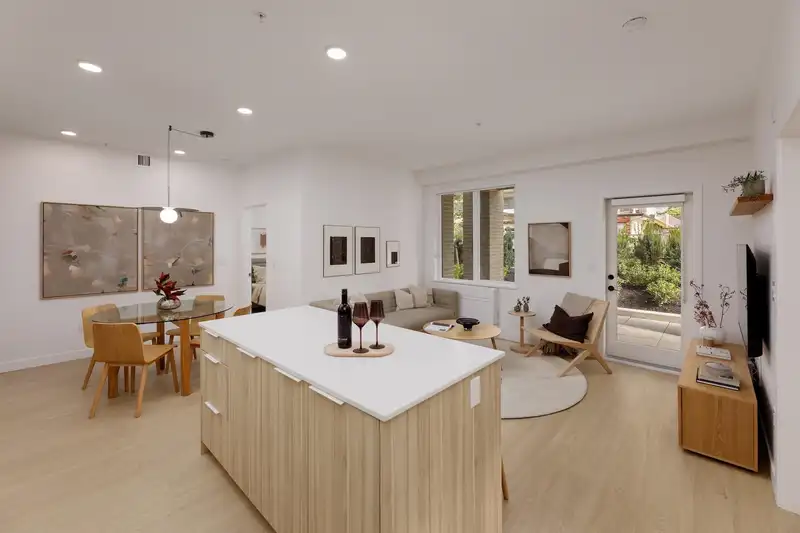 408 2450 GARDEN DRIVE - photo 2 of 32