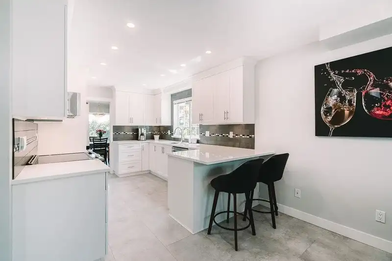 6 25 RICHMOND STREET - photo 3 of 39