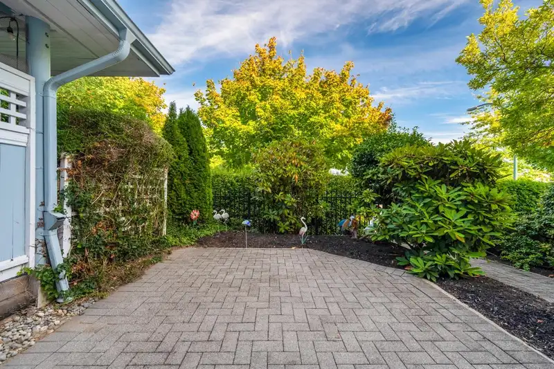 7531 MANITOBA STREET - photo 4 of 37