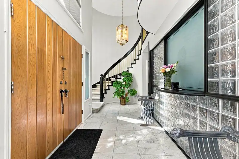1039 W 29TH AVENUE - photo 2 of 40