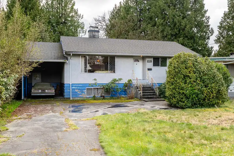 1128 FOSTER AVENUE - photo 2 of 37