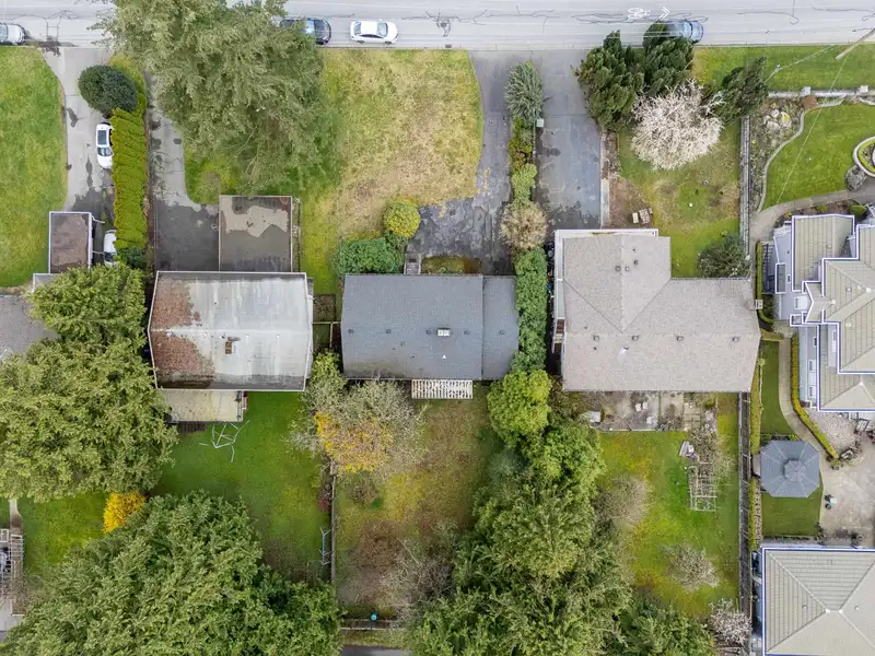 1128 FOSTER AVENUE - photo 4 of 37