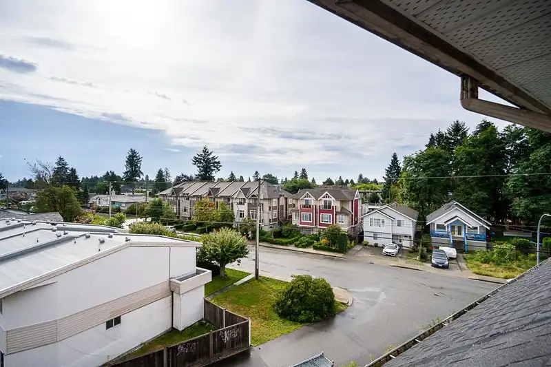 306 3128 FLINT STREET - photo 4 of 23