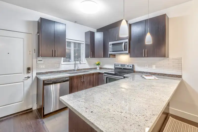 109 368 ELLESMERE AVENUE - photo 4 of 30