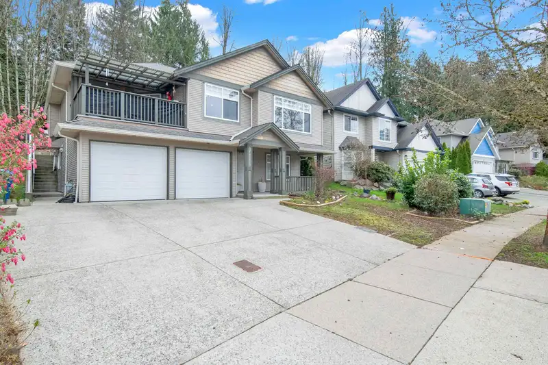 35114 LABURNUM AVENUE - photo 1 of 35