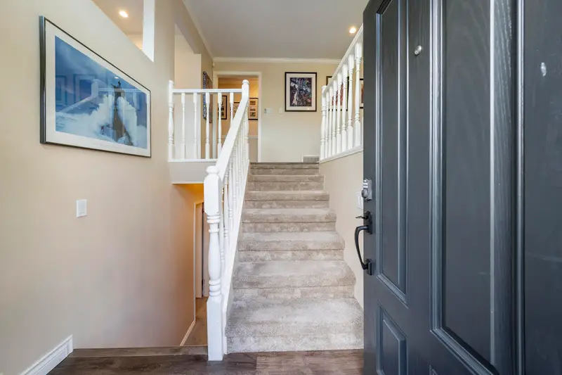 260 54A STREET - photo 2 of 25