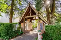 109 6588 SOUTHOAKS CRESCENT - thumbnail 2