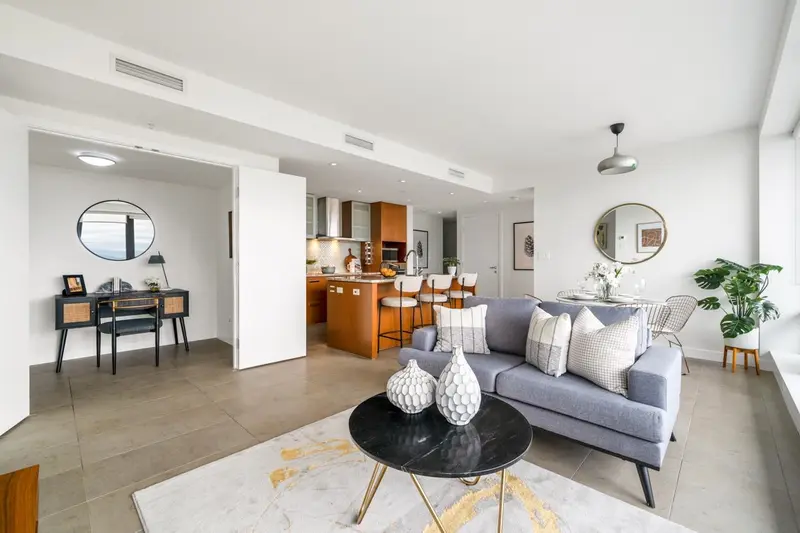 3105 1028 BARCLAY STREET - photo 2 of 25