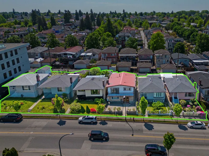 2392 E 33RD AVENUE - photo 1 of 8