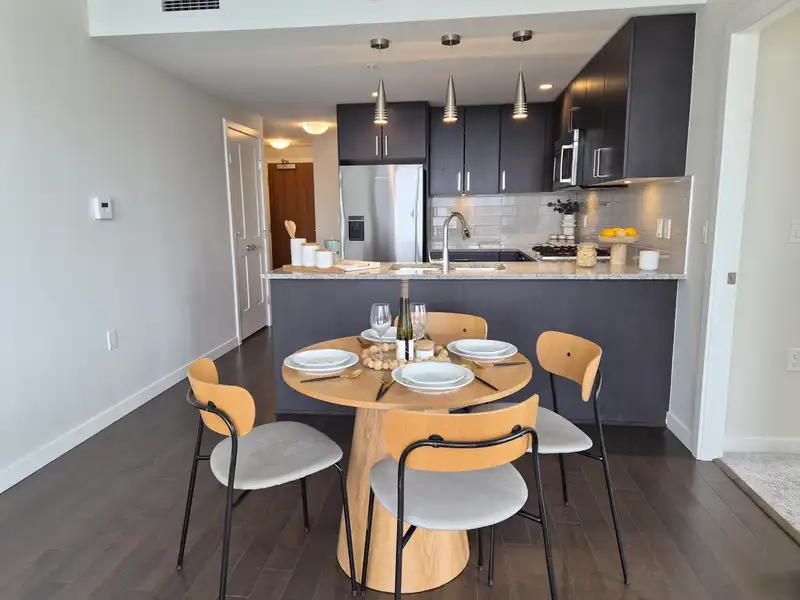1606 1708 ONTARIO STREET - photo 4 of 12