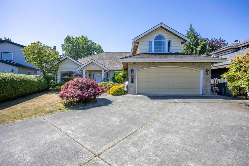 4368 CRAIGFLOWER DRIVE - photo 1 of 17