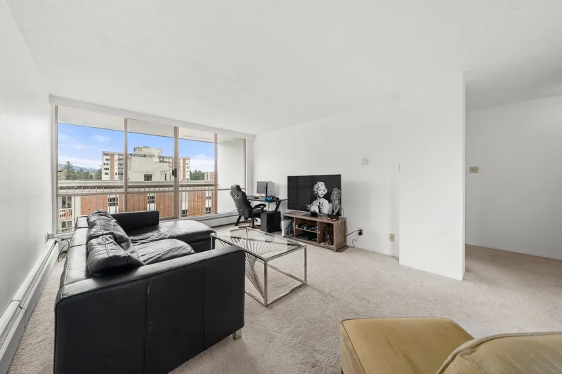 1404 2016 FULLERTON AVENUE - photo 1 of 25