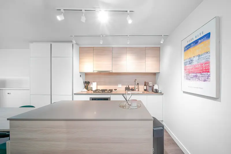 710 988 QUAYSIDE DRIVE - photo 2 of 21