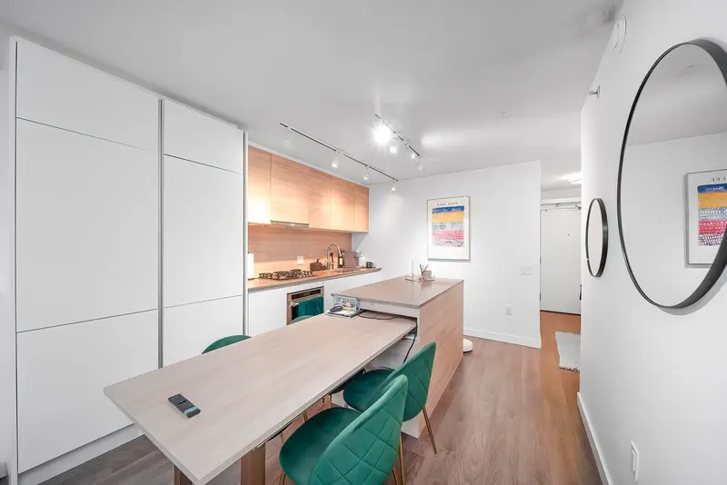 710 988 QUAYSIDE DRIVE - photo 3 of 21