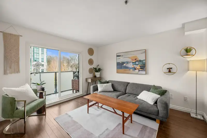204 1205 W 14TH AVENUE - photo 1 of 25