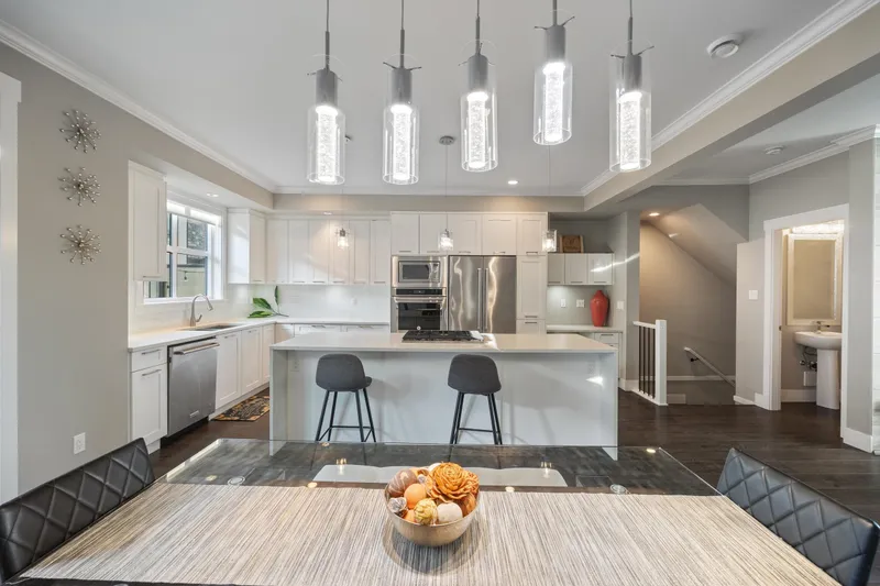 154 16488 64 AVENUE - photo 1 of 25