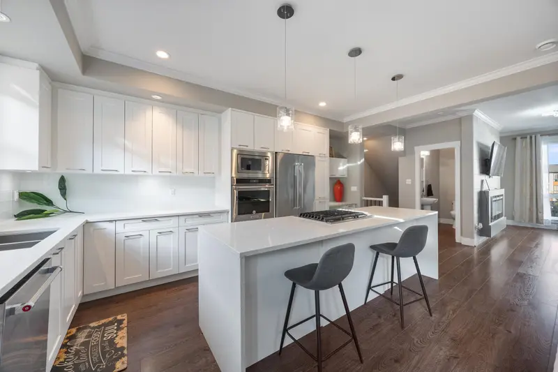 154 16488 64 AVENUE - photo 4 of 25