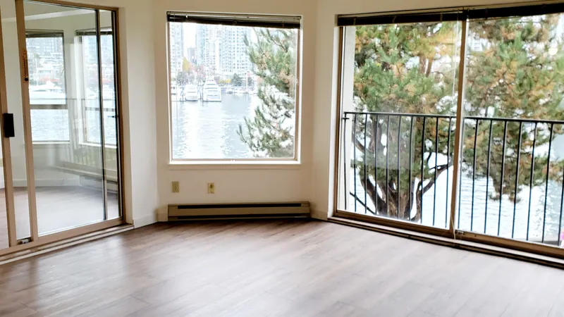 311 1859 SPYGLASS PLACE - photo 4 of 25