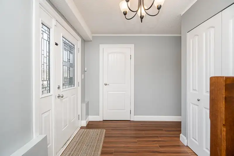 4212 TRIUMPH STREET - photo 4 of 39