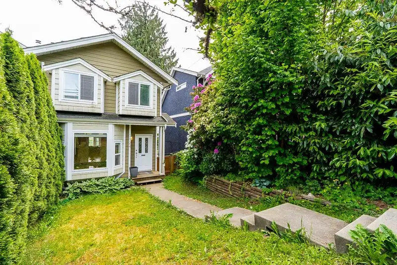 1124 ROCHESTER AVENUE - photo 2 of 39