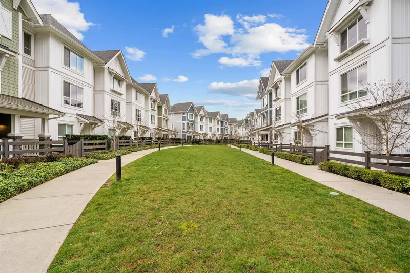 74 8335 NELSON STREET - photo 2 of 25