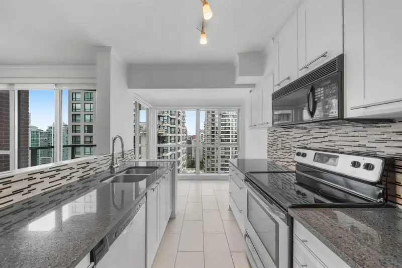 2404 939 HOMER STREET - photo 1 of 37