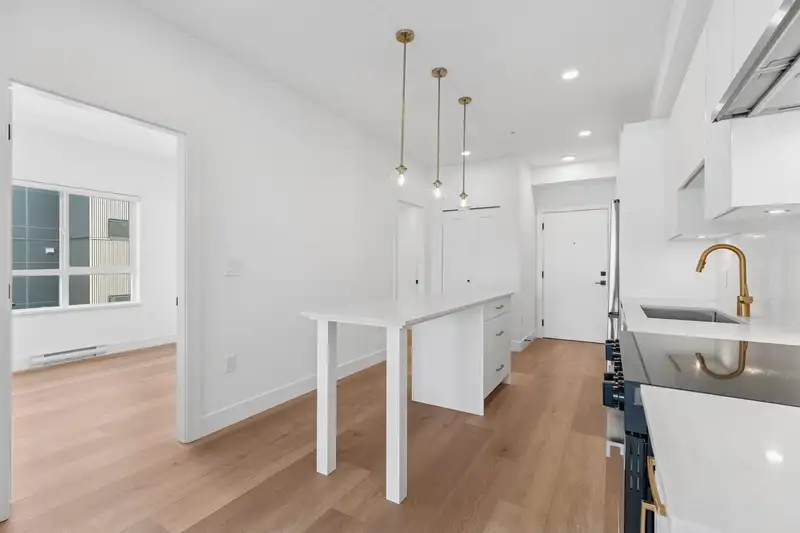 204 20286 72B AVENUE - photo 3 of 22