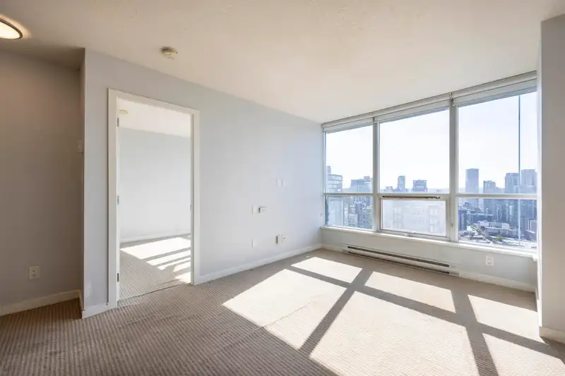 2507 833 SEYMOUR STREET - photo 3 of 15