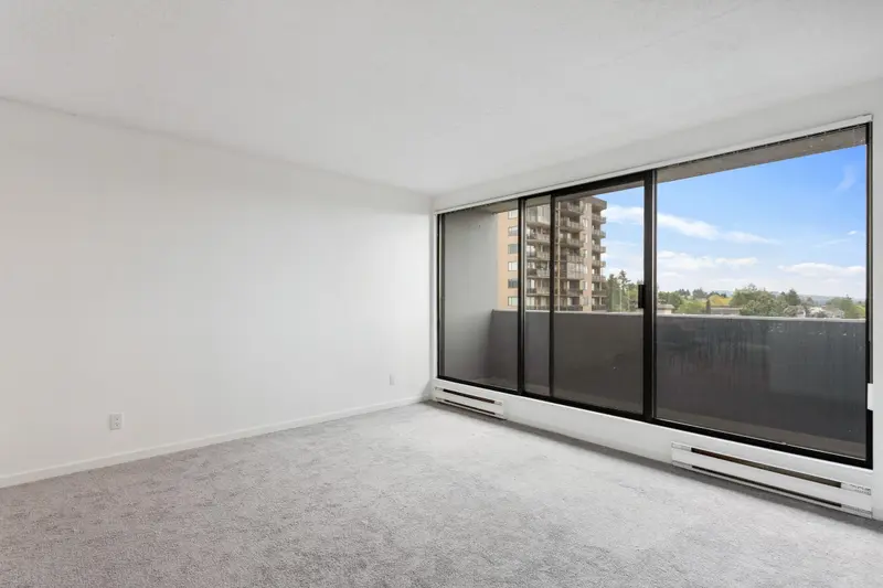 902 110 W 4TH STREET - photo 2 of 19