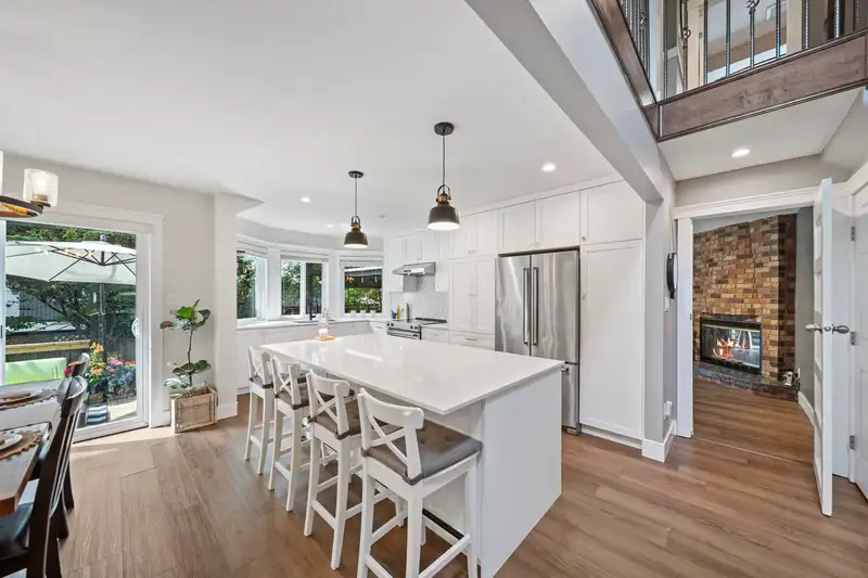 10942 63A AVENUE - photo 3 of 29